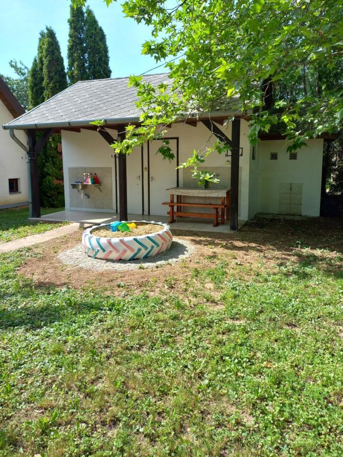 Helena Apartman Черсегтомай Экстерьер фото
